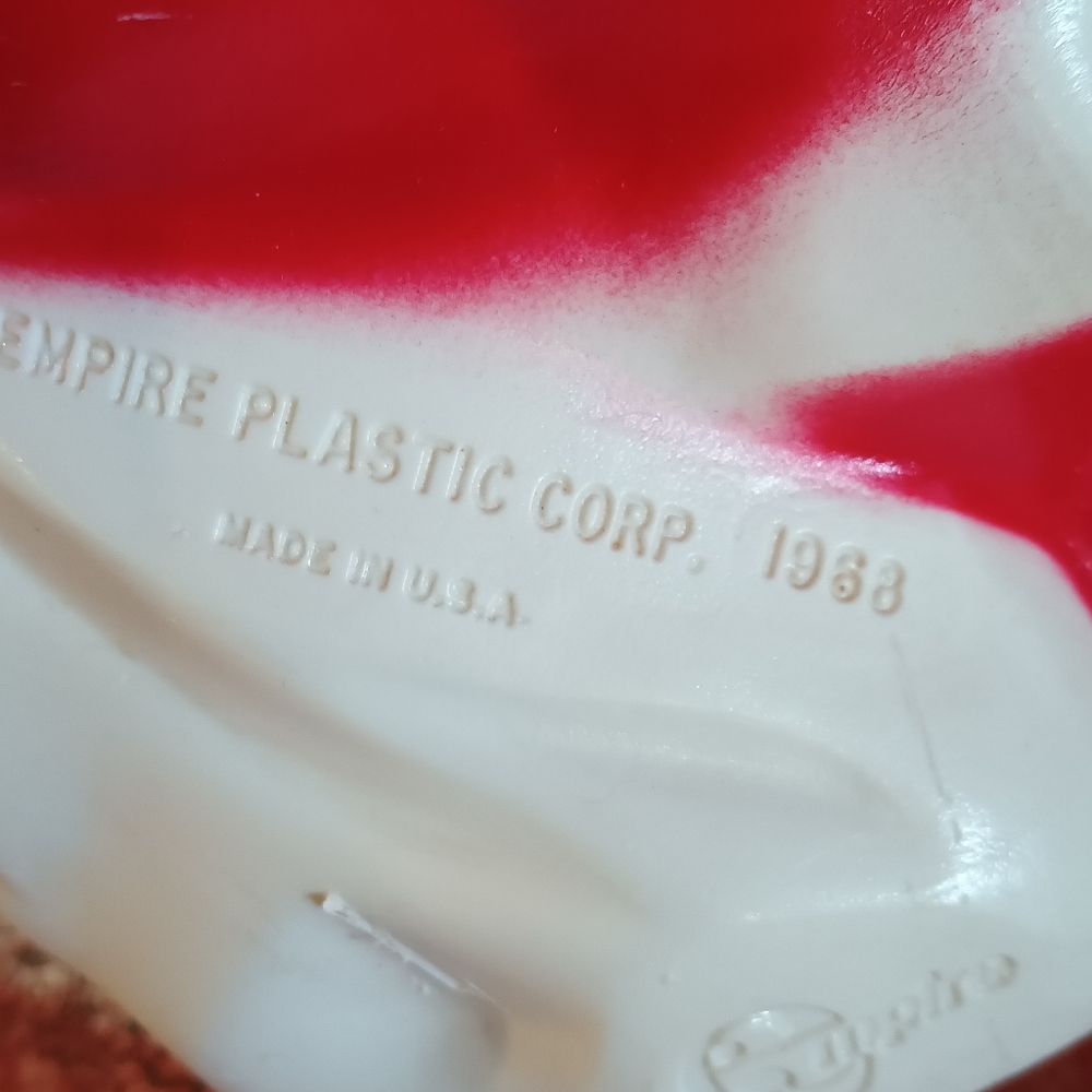 𝐒𝐀𝐍𝐓𝐀 (𝟏𝟖")𝟏𝟗𝟔𝟖 𝐓𝐚𝐛𝐥𝐞 𝐓𝐨𝐩 𝐁𝐥𝐨𝐰 𝐌𝐨𝐥𝐝 - Picture 8 of 12